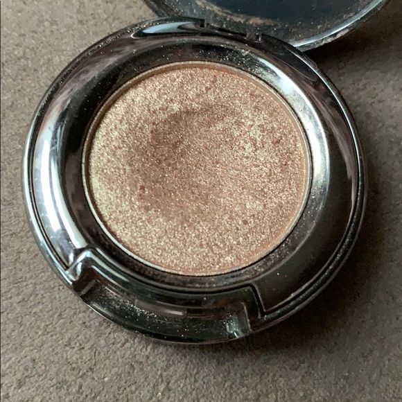 Urban decay gold  eyeshadow - Picture 6 of 6